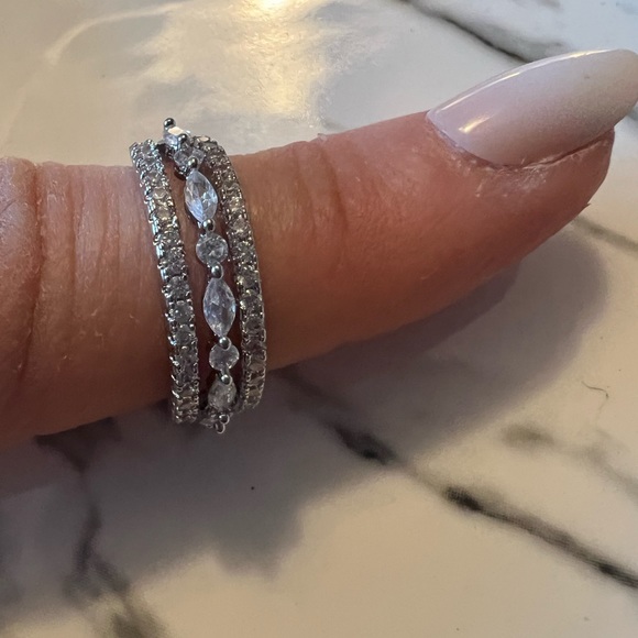 Sterling Silver floating cubic zirconia band ring - Picture 6 of 12